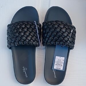 Universal Thread Black Woven Slide Sandals